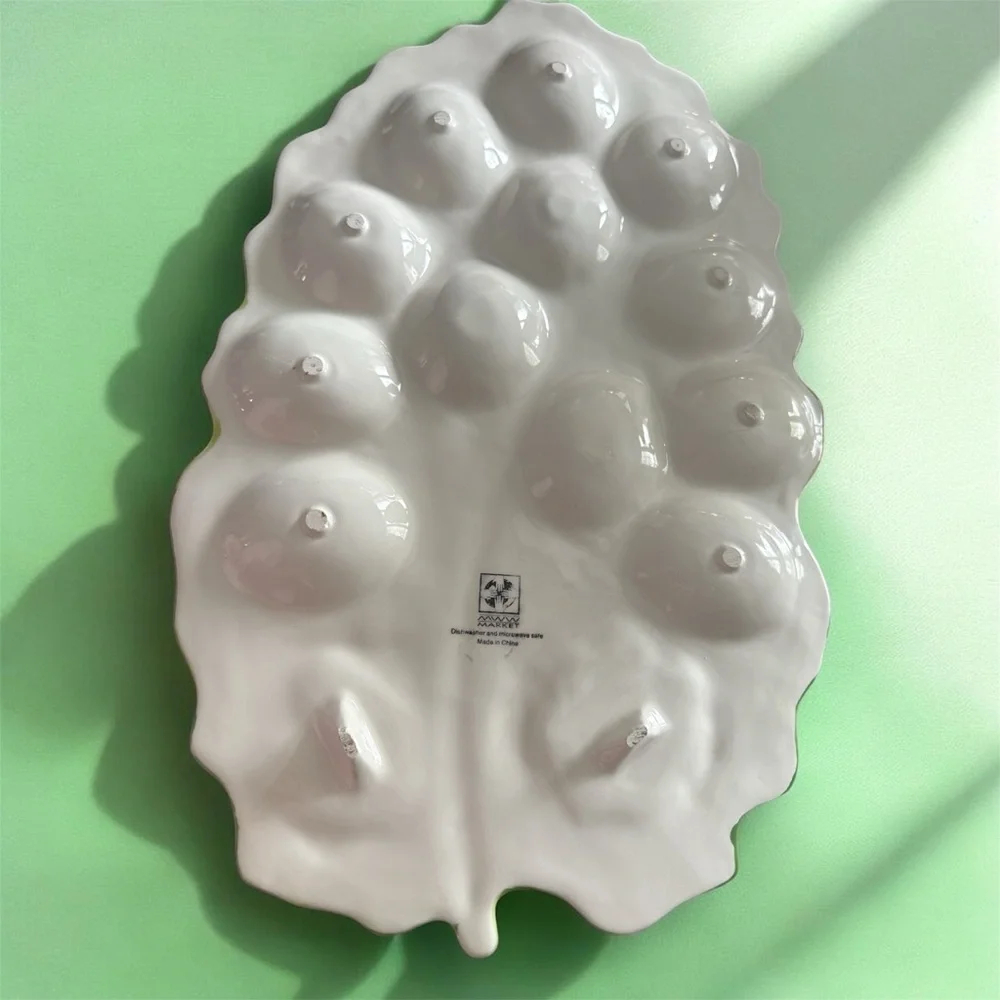 Vintage Cabbage Leaf-Shaped Egg Serving Platter with Bunny Salt & Pepper - Picture 2 of 4